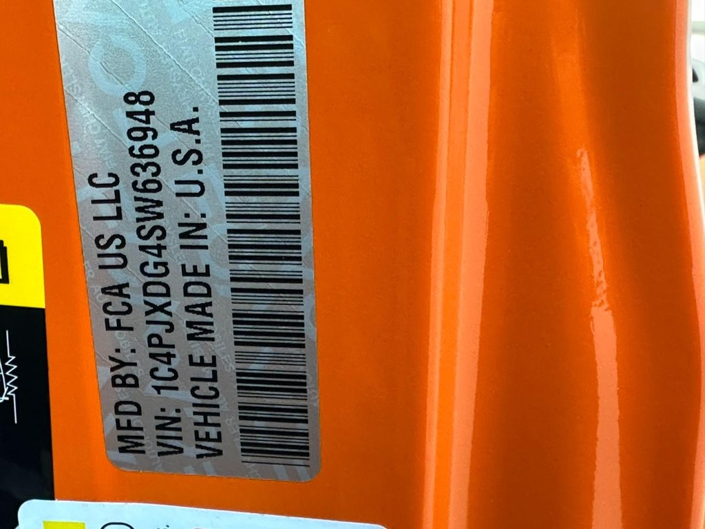 Jeep Wrangler Vehicle Full-screen Gallery Image 16