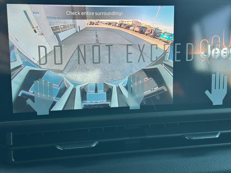 Jeep Wrangler Vehicle Full-screen Gallery Image 15