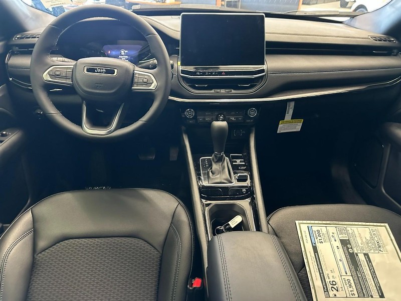 Jeep Compass Vehicle Full-screen Gallery Image 5