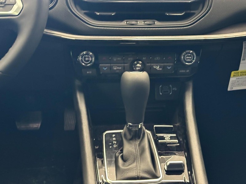 Jeep Compass Vehicle Full-screen Gallery Image 7