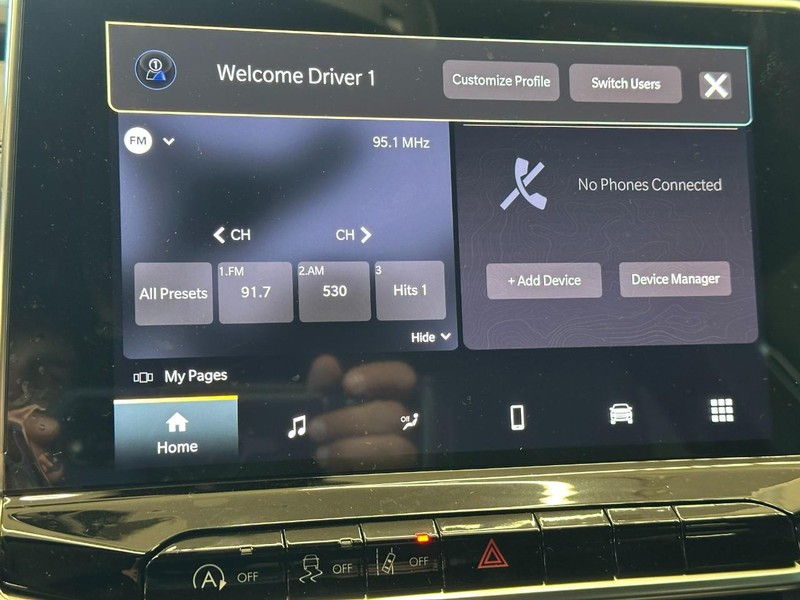 Jeep Compass Vehicle Full-screen Gallery Image 13