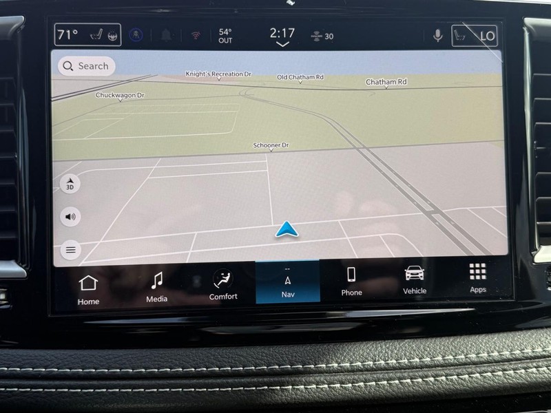 Chrysler Pacifica Vehicle Full-screen Gallery Image 10