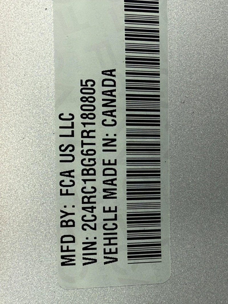 Chrysler Pacifica Vehicle Full-screen Gallery Image 19