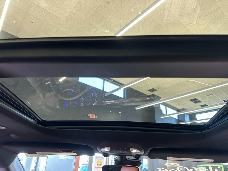 Chrysler Pacifica Vehicle Full-screen Gallery Image 8