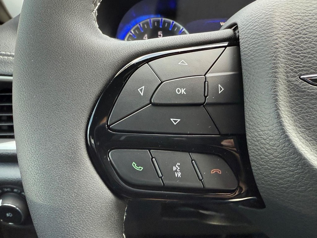 Chrysler Pacifica Vehicle Full-screen Gallery Image 6