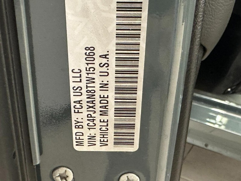 Jeep Wrangler Vehicle Full-screen Gallery Image 14