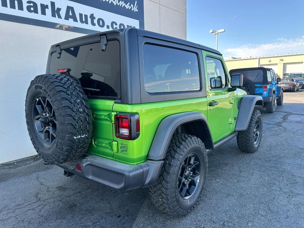 Jeep Wrangler Vehicle Full-screen Gallery Image 3