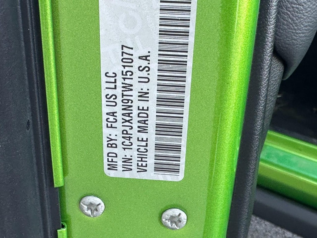 Jeep Wrangler Vehicle Full-screen Gallery Image 16