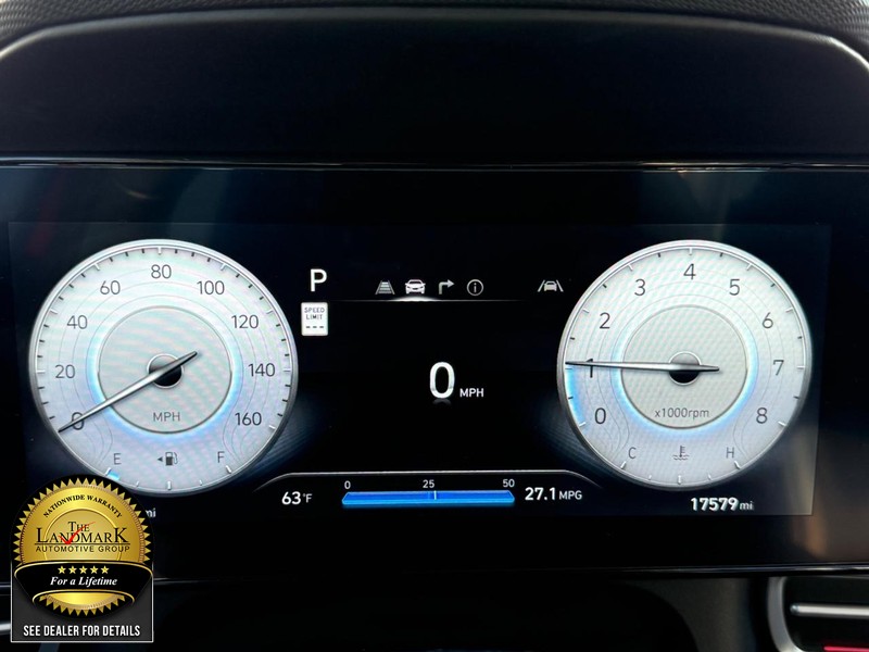 Hyundai Elantra Vehicle Full-screen Gallery Image 12