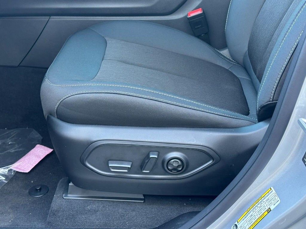 Jeep Grand Cherokee L Vehicle Full-screen Gallery Image 13