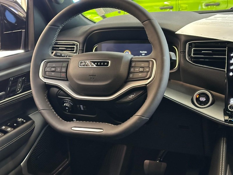 Jeep Wagoneer Vehicle Full-screen Gallery Image 8