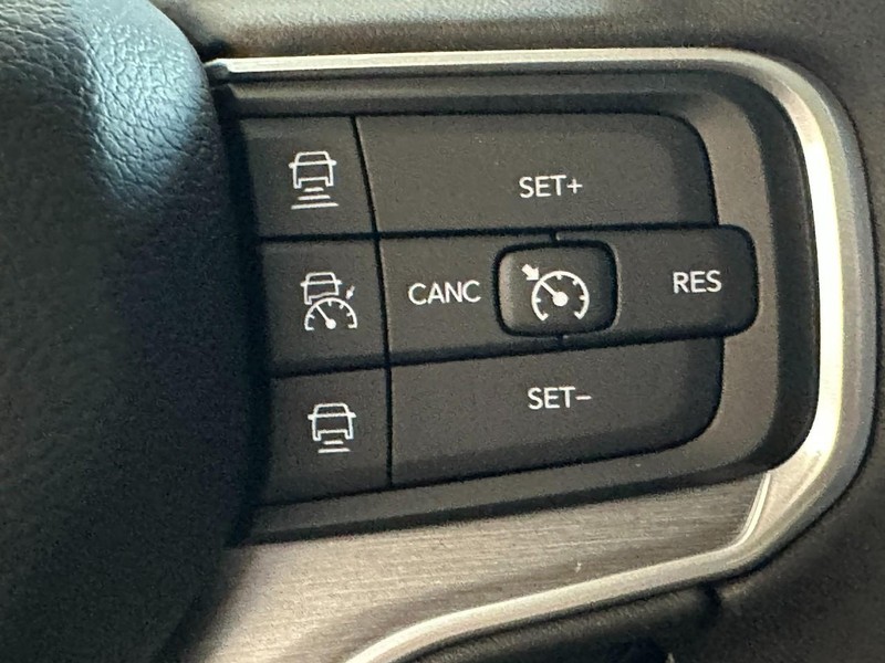 Jeep Wagoneer Vehicle Full-screen Gallery Image 14