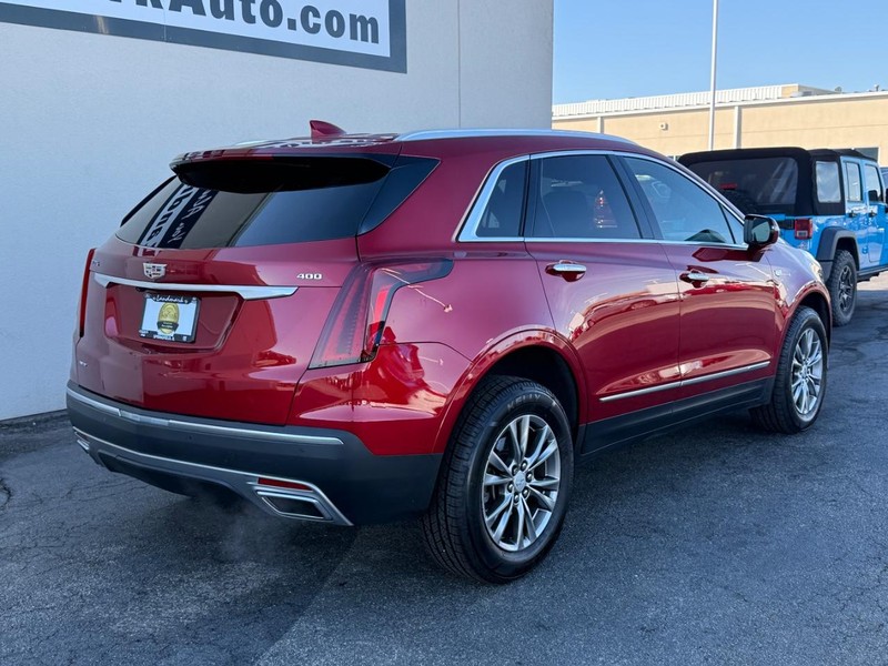 Cadillac XT5 Vehicle Full-screen Gallery Image 03