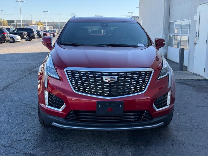 Cadillac XT5 Vehicle Full-screen Gallery Image 04
