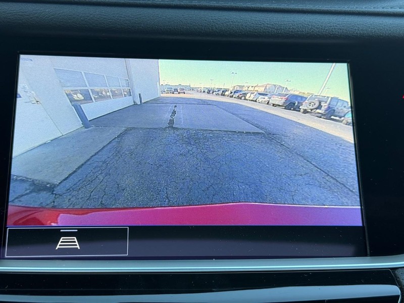 Cadillac XT5 Vehicle Full-screen Gallery Image 13