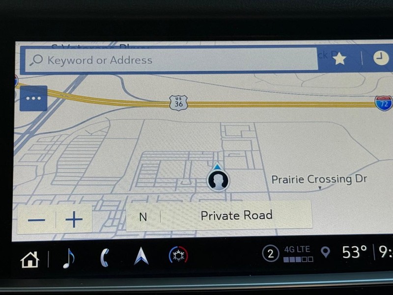 Cadillac XT5 Vehicle Full-screen Gallery Image 16