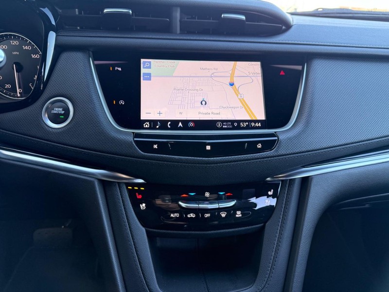 Cadillac XT5 Vehicle Full-screen Gallery Image 21