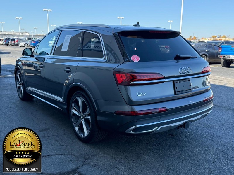 Audi Q7 Vehicle Full-screen Gallery Image 06