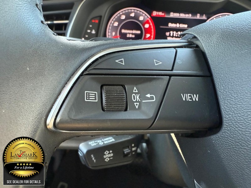 Audi Q7 Vehicle Full-screen Gallery Image 10