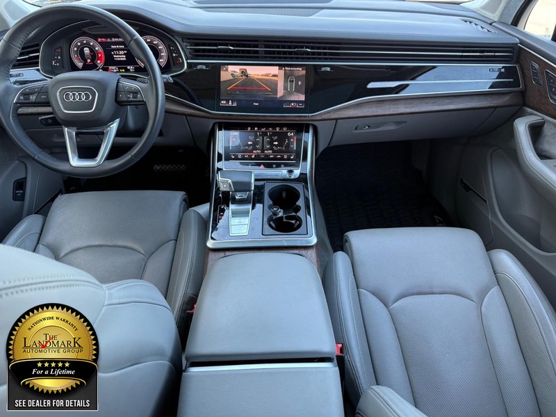 Audi Q7 Vehicle Full-screen Gallery Image 18