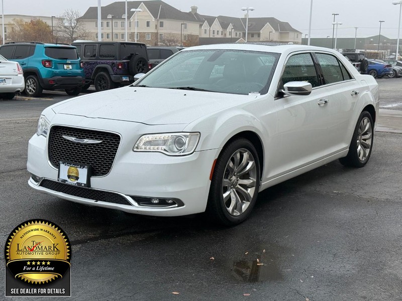 Chrysler 300 Vehicle Full-screen Gallery Image 5