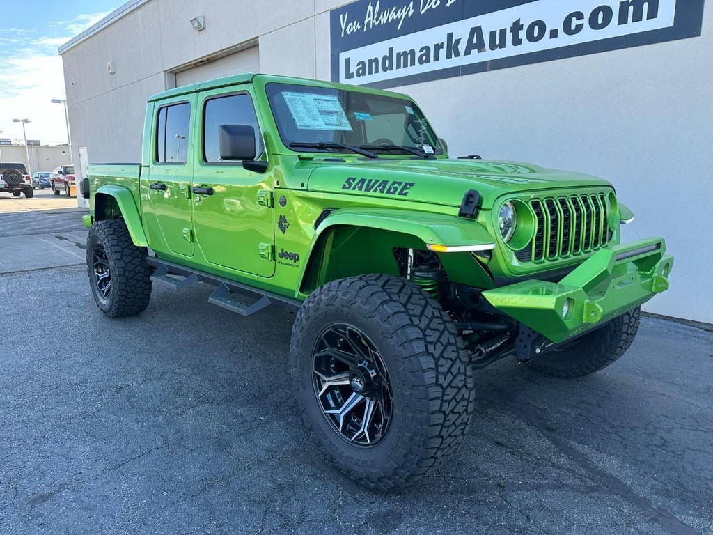 Jeep Gladiator Vehicle Full-screen Gallery Image 2