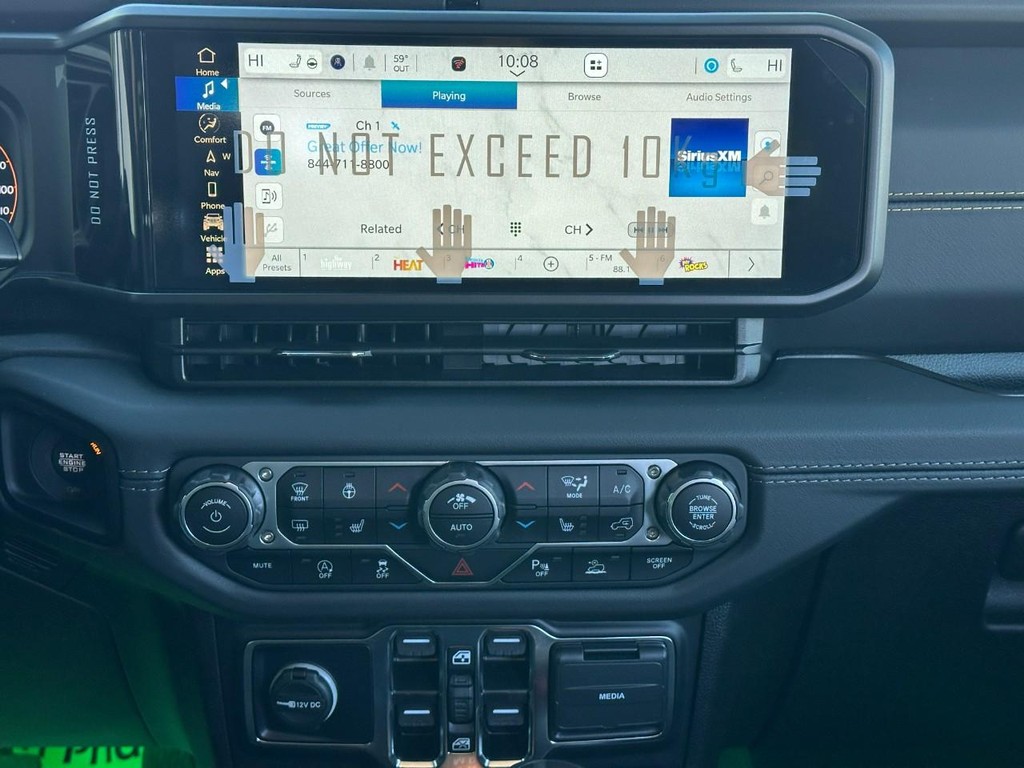 Jeep Gladiator Vehicle Full-screen Gallery Image 7