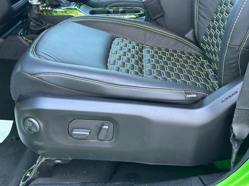 Jeep Gladiator Vehicle Full-screen Gallery Image 10