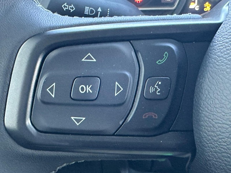 Jeep Gladiator Vehicle Full-screen Gallery Image 11