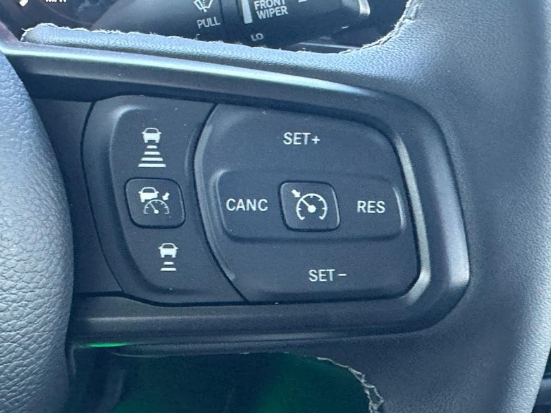 Jeep Gladiator Vehicle Full-screen Gallery Image 12