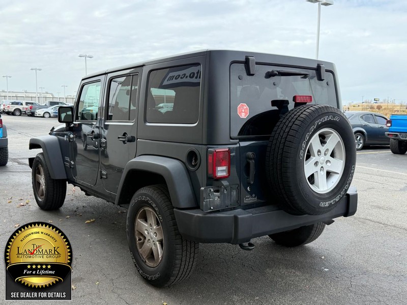 Jeep Wrangler Unlimited Vehicle Full-screen Gallery Image 6