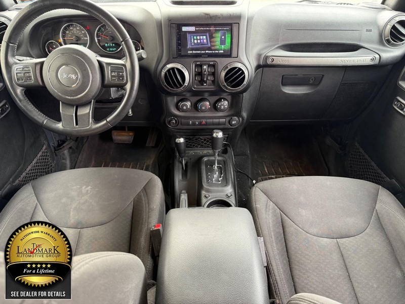 Jeep Wrangler Unlimited Vehicle Full-screen Gallery Image 17