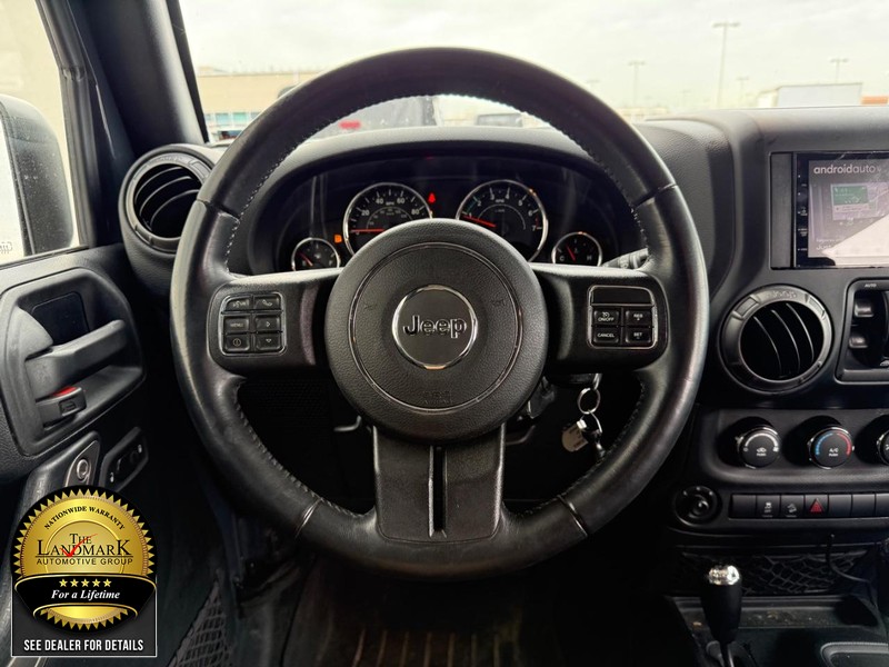 Jeep Wrangler Unlimited Vehicle Full-screen Gallery Image 18