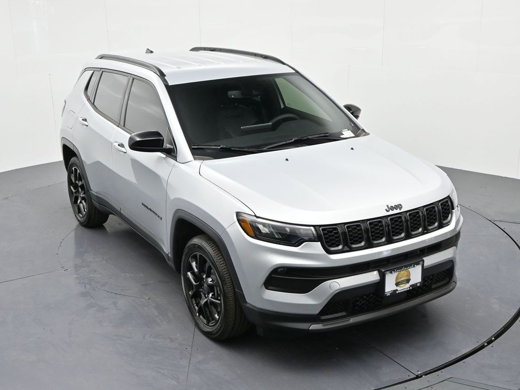 Jeep Compass Vehicle Full-screen Gallery Image 16