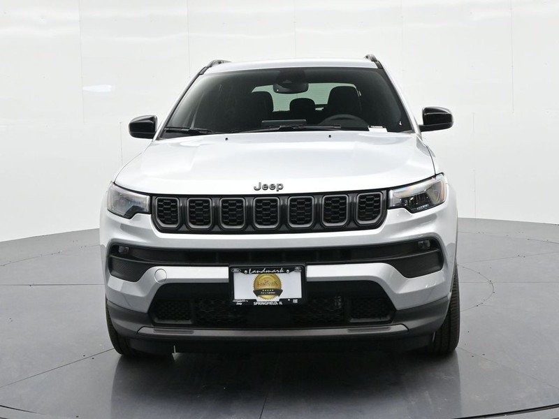 Jeep Compass Vehicle Full-screen Gallery Image 3
