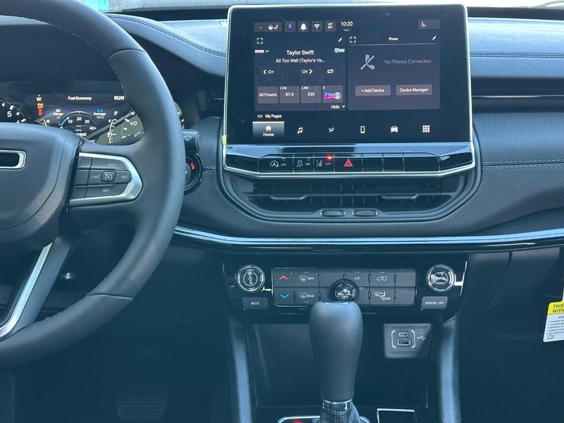 Jeep Compass Vehicle Full-screen Gallery Image 7