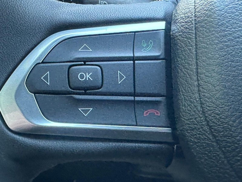 Jeep Compass Vehicle Full-screen Gallery Image 10