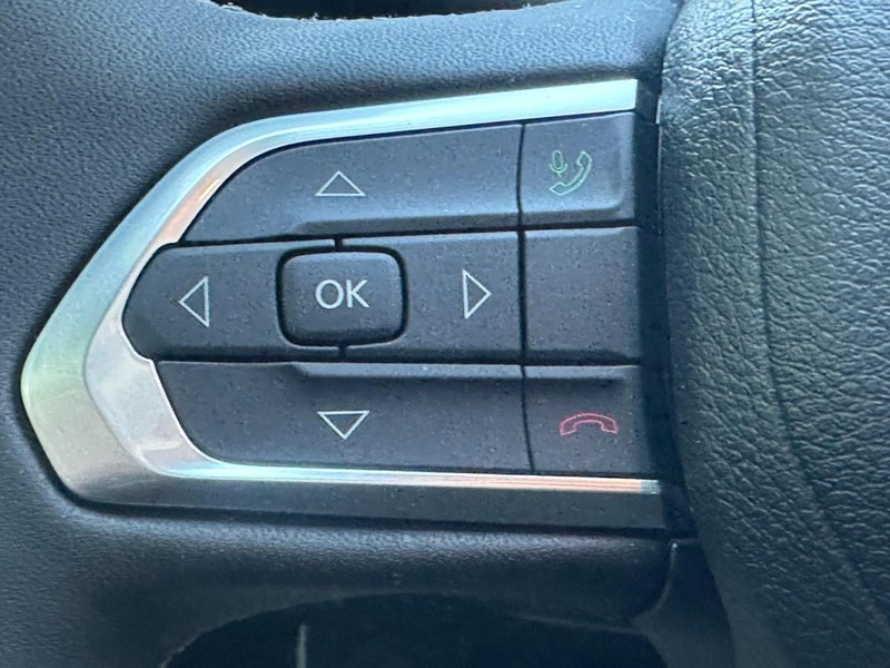 Jeep Compass Vehicle Full-screen Gallery Image 11