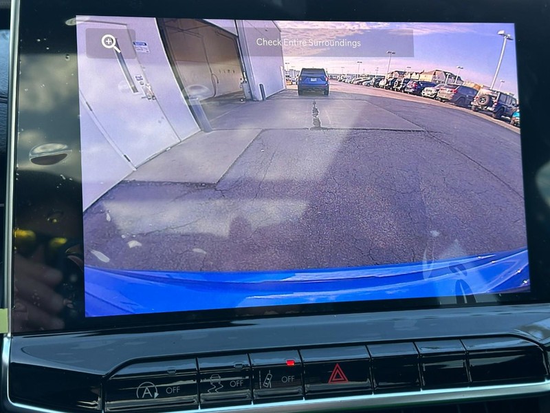 Jeep Compass Vehicle Full-screen Gallery Image 13