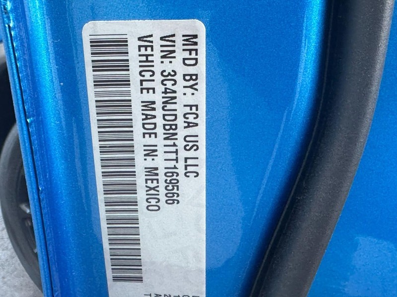 Jeep Compass Vehicle Full-screen Gallery Image 14