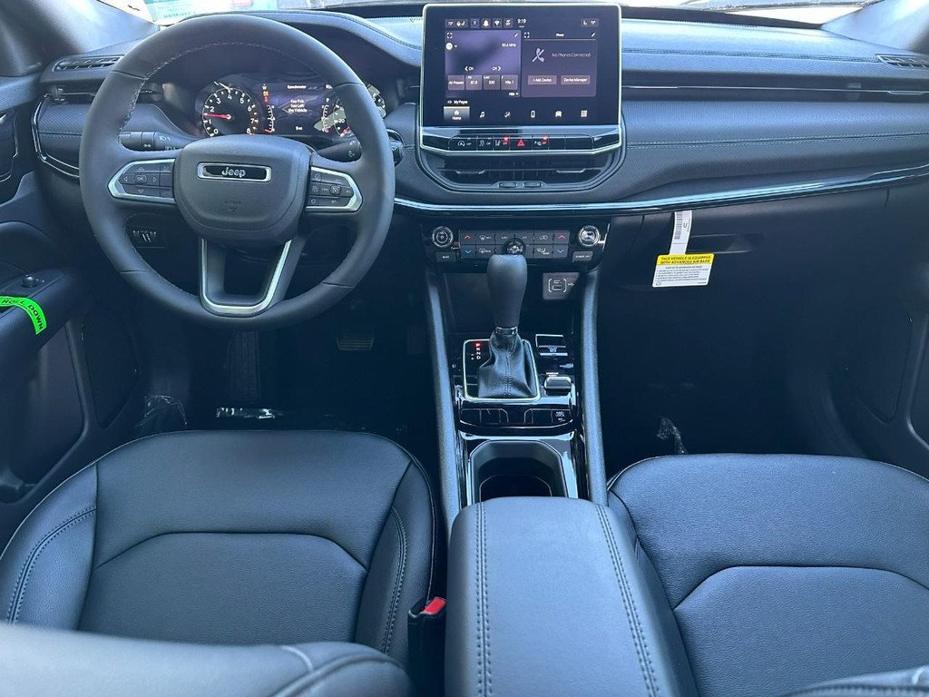 Jeep Compass Vehicle Full-screen Gallery Image 5