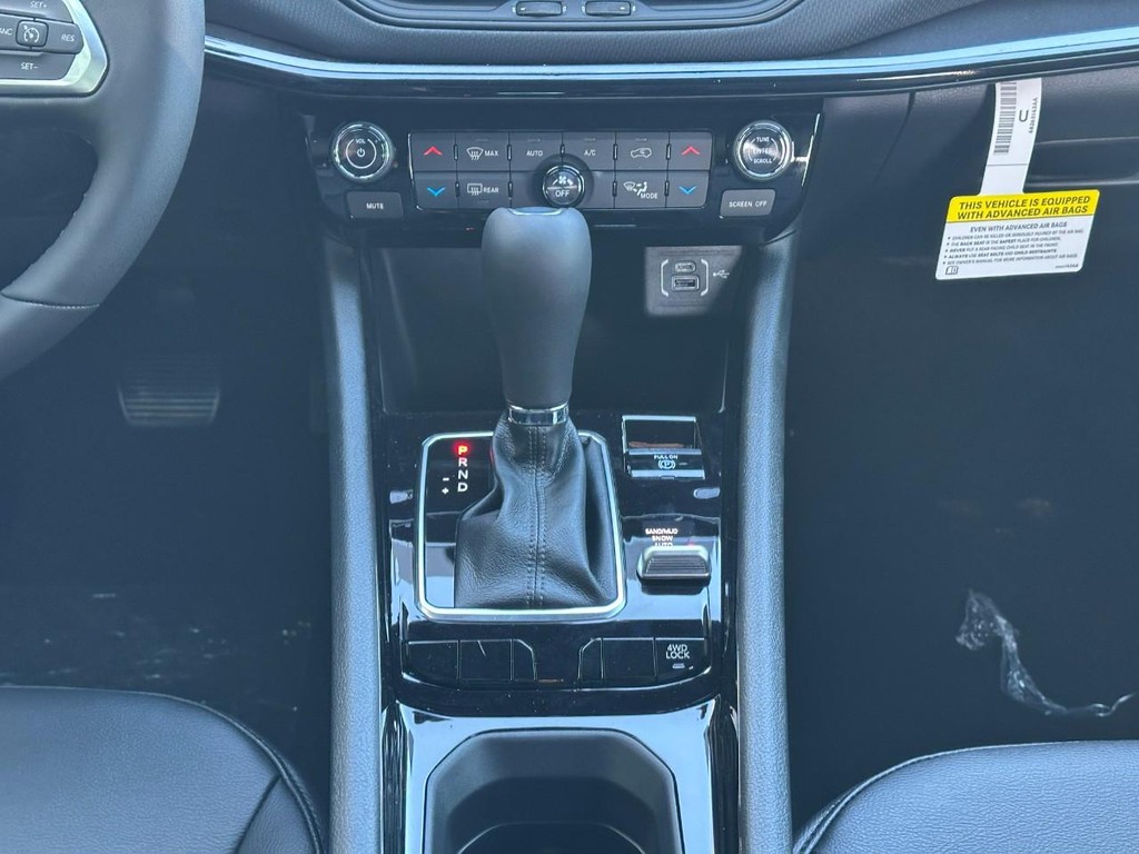 Jeep Compass Vehicle Full-screen Gallery Image 8