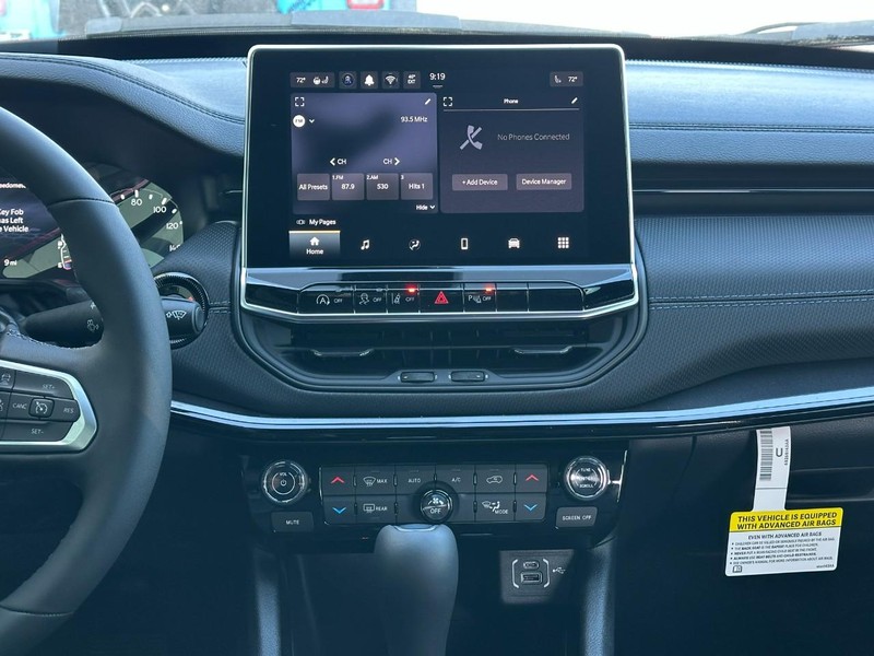 Jeep Compass Vehicle Full-screen Gallery Image 7