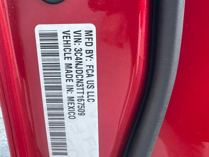 Jeep Compass Vehicle Full-screen Gallery Image 13