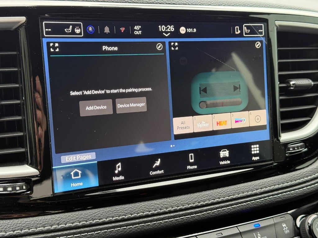 Chrysler Pacifica Vehicle Full-screen Gallery Image 12