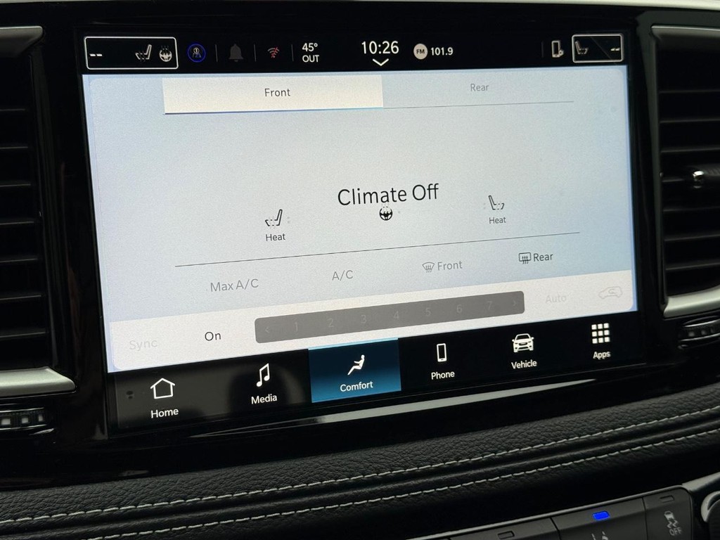 Chrysler Pacifica Vehicle Full-screen Gallery Image 13