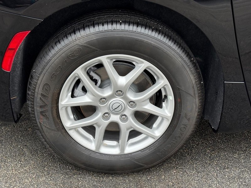 Chrysler Pacifica Vehicle Full-screen Gallery Image 4