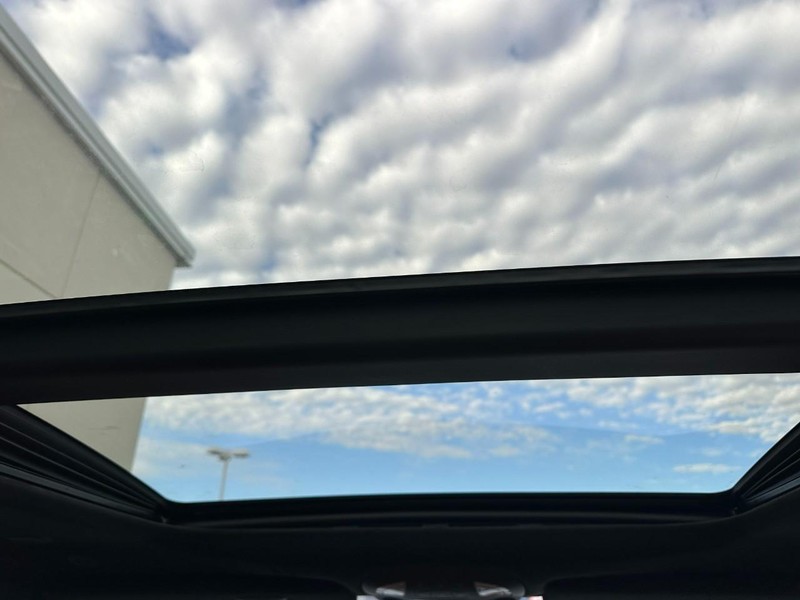 Chrysler Pacifica Vehicle Full-screen Gallery Image 8