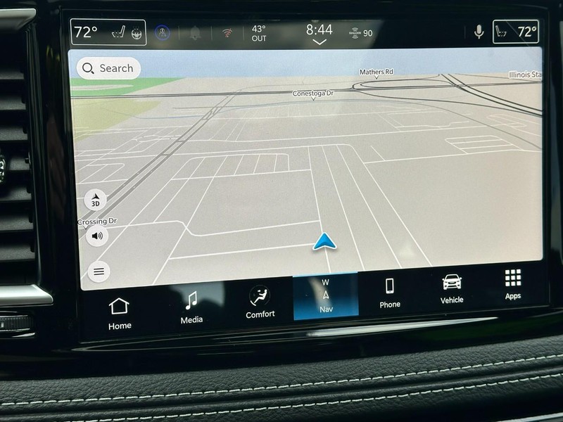 Chrysler Pacifica Vehicle Full-screen Gallery Image 16