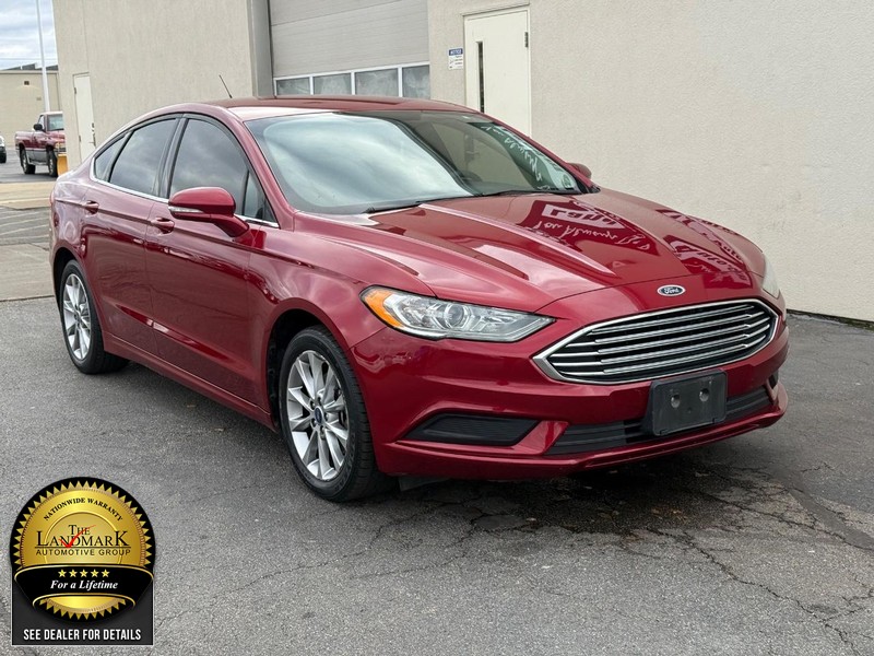 Ford Fusion Vehicle Full-screen Gallery Image 2
